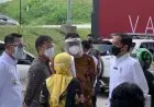 Presiden Jokowi Tinjau Sentra Vaksinasi Indonesia Bangkit