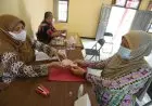Bansos Cair, Warga Terbantu Penuhi Kebutuhan Dapur