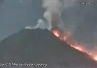 Awan panas guguran Gunung Merapi meluncur sejauh 2,5 km