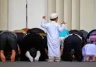 Menyantuni dan Mengusap Kepala Anak Yatim di Hari Asyura, Adakah Anjurannya?