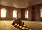 Tersingkapnya Aurat, Salat Batal dan Diulangi?