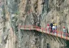 Wisata Ekstrem Menyusuri Tebing di Jembatan Ondo Langit