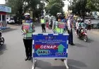 Foto: Uji Coba Pemberlakuan Ganjil Genap di Cimahi