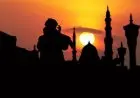 Mengerjakan Salat Sunah ketika Azan Tiba