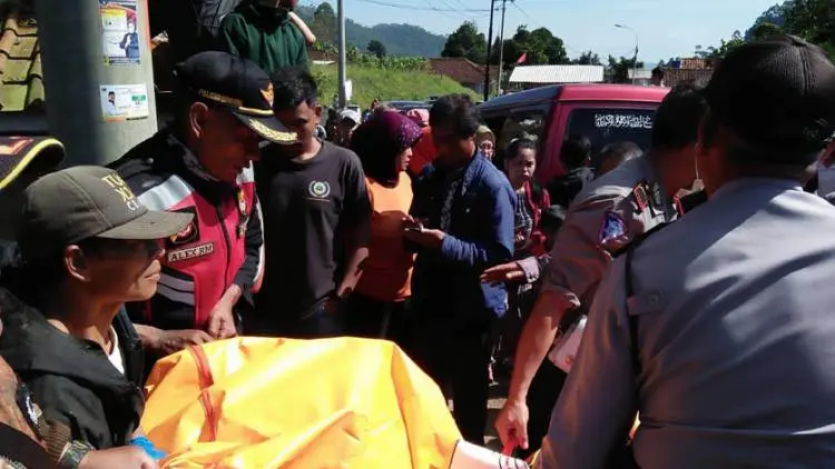 Warga Geger, Ditemukan Mayat di Sungai Cigadog