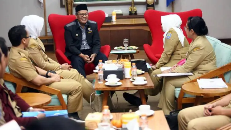 Pemkot Bandung Canangkan "Beas Beureum"