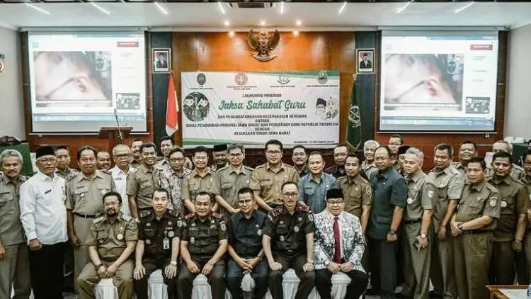 Kadisdik Kota Bandung Hadiri Launching Program Jaksa Sahabat Guru