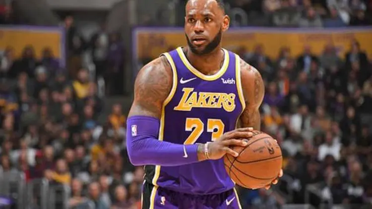 Lebron James Lampaui Rekor Jordan, tapi Sayang?
