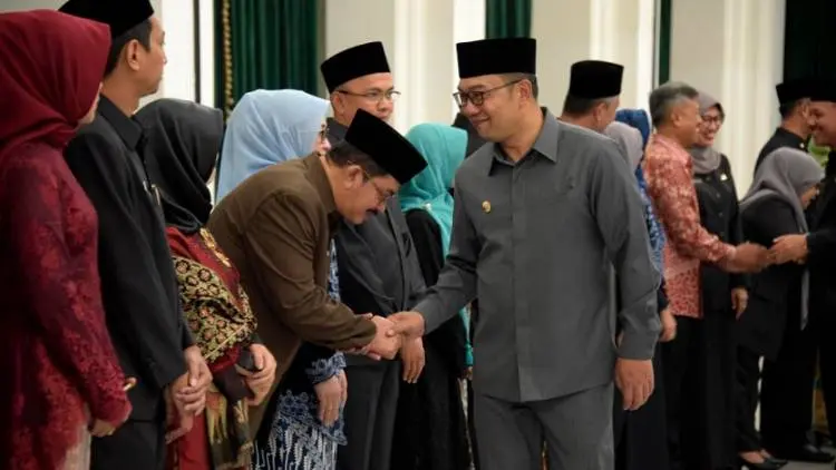 Emil Lantik 14 Pejabat Eselon II, Ini Daftarnya
