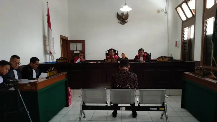 Menangis, Suami Inneke Koesherawati Ngaku Kapok Suap Kalapas