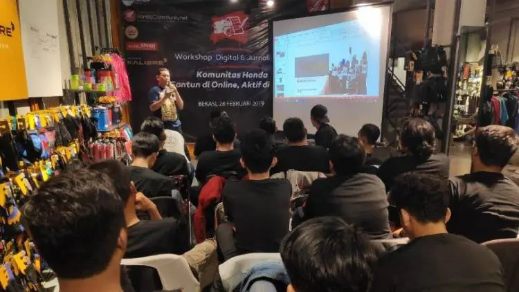 Berbagi Keterampilan Isi Konten Media Digital ala Bikers