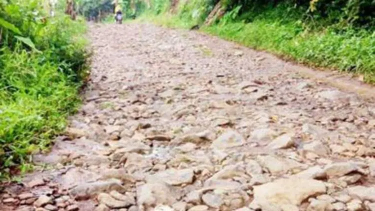 Dengarkan Keluhan Ribuan KK, Kapan Jalan Rusak Parah Diperbaiki?