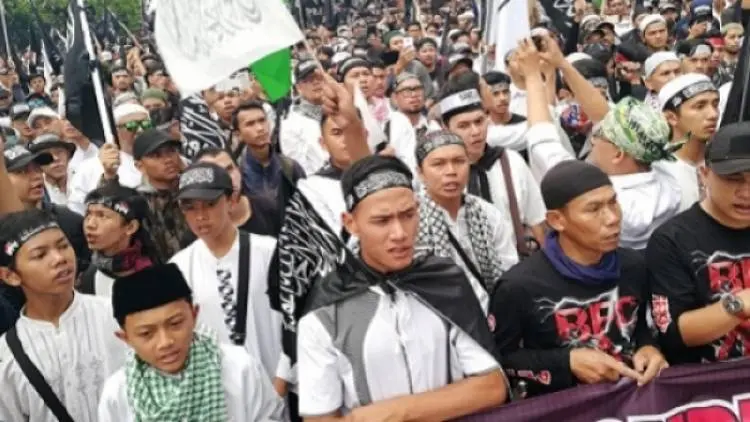 Massa Aksi Bela Tauhid Padati Gedung Sate