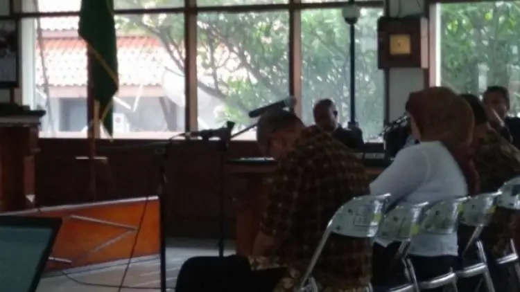 Sidang Kasus Suap, Weti Dituntut 7 Tahun Penjara, Adiyoto 6 Tahun