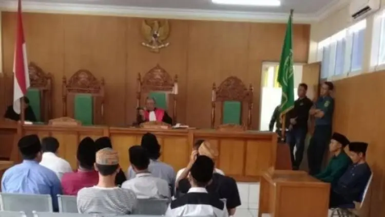 Pembakar dan Pembawa Bendera Tauhid Divonis Penjara 10 Hari