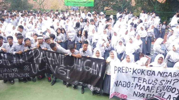 Nah...Ratusan Siswa SMAN 19 Bandung Demo Sekolahnya Sendiri