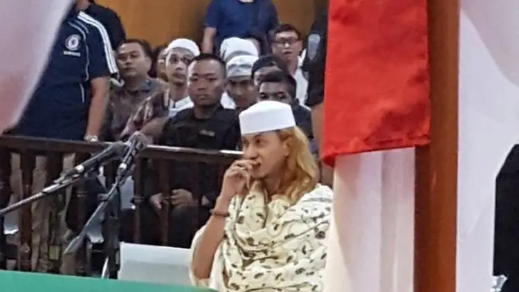 Ratusan Massa Pendukung Bahar bin Smith Padati PN Bandung