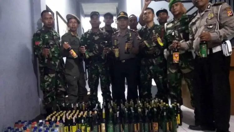 Operasi Gabungan Amankan Ratusan Botol Miras 
