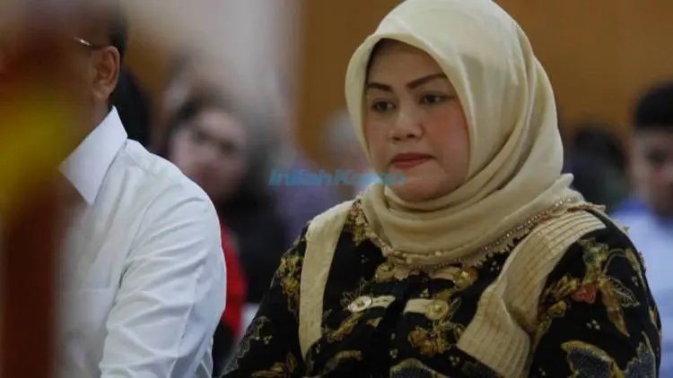 Sedang Hamil Tua, Neneng Minta Cek Kandungan di Santosa