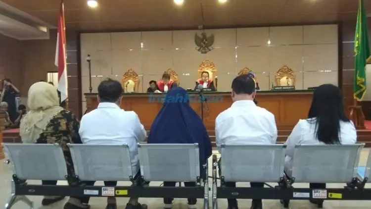Eks Bupati Bekasi Jalani Sidang Dakwaan