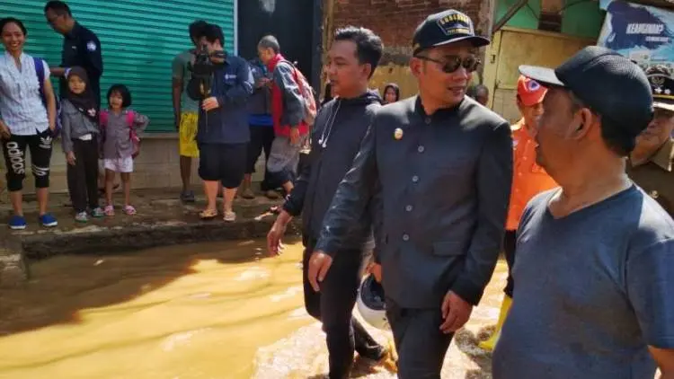 Warga Curhat Saat Ridwan Kamil Tinjau Lokasi Banjir