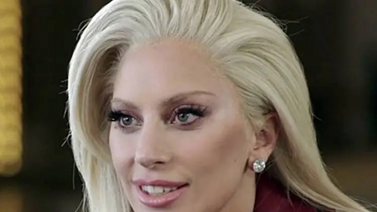 Wow, Lady Gaga Kenakan Kalung Seharga Rp420,5 Miliar di Oscar