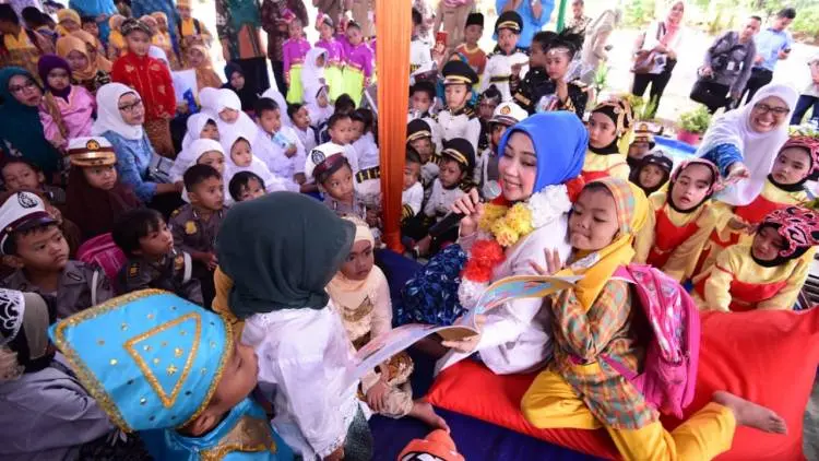 Ketika Atalia Menyapa Warganya