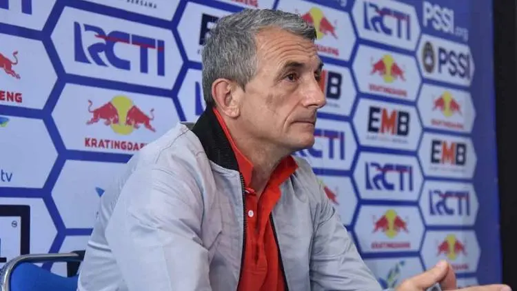 Milo: Lini Belakang Arema Hilang Konsentrasi