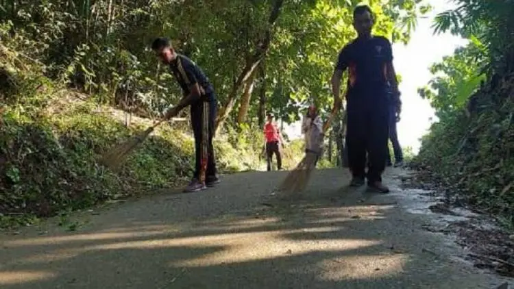 Warga Kaget Personel Brimbob Datang, Ternyata...