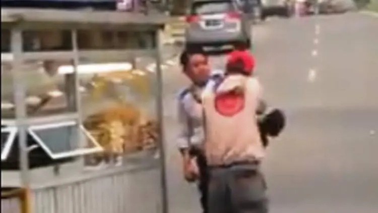 Oknum Petugas Dishub Tinju 'Pak Ogah', Bupati: Jangan Terulang!