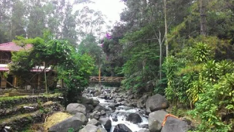 Diterjang Banjir, Objek Wisata Taman Bougenville Tutup