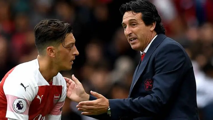 Gara-gara Jari, Hubungan Ozil dan Unai Emery Kian Memanas