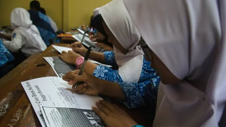 Siswa-siswi SMP Tulis Surat Kenang Inggit Ganarsih