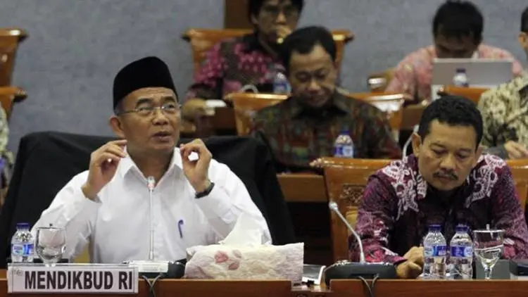 Mendikbud Dirundung di Media Sosial