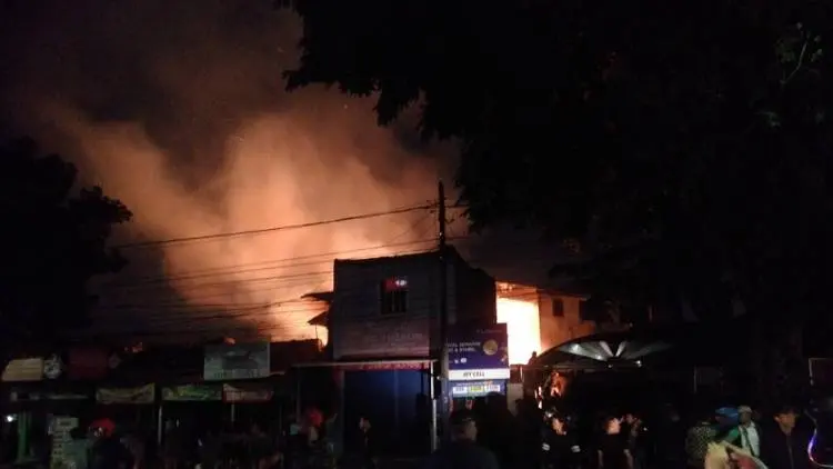 Si Jago Merah Hanguskan Satu Bangunan di Pajajaran