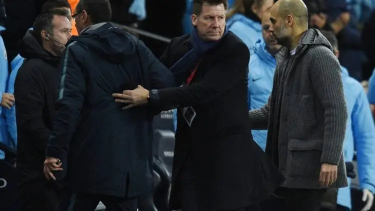 Kok Nggak Mau Salaman Sama Guardiola, Sarri?