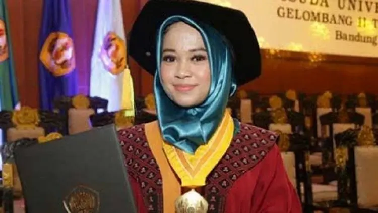 Wihh Cumlaude.. 'Skripsi #2019GantiPresiden' Milik Mahasiswi Unpad Ini
