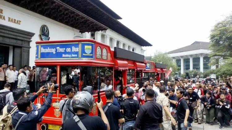 Pembalap Marc Marquez Kunjungi Gedung Sate