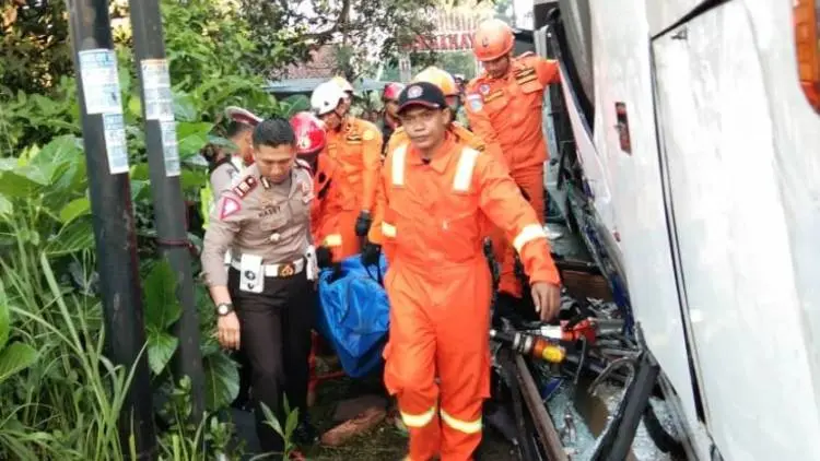 Sopir Bus Maut Kramat Djati Kabur, Polisi Cari Penyebab Kecelakaan
