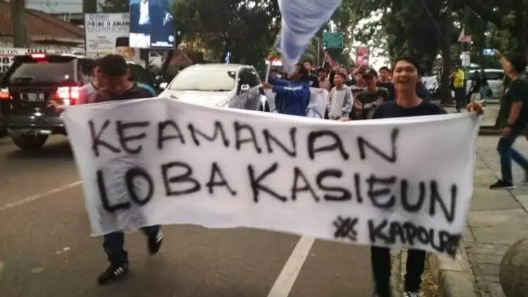 Setelah Mapolrestabes Bandung, Bobotoh Tuntut Manajemen Persib