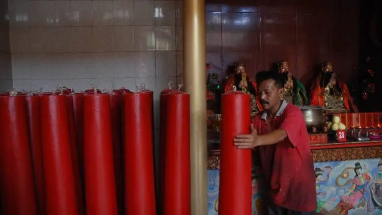200 Lilin Dinyalakan di Wihara Dharma Ramsi Bandung