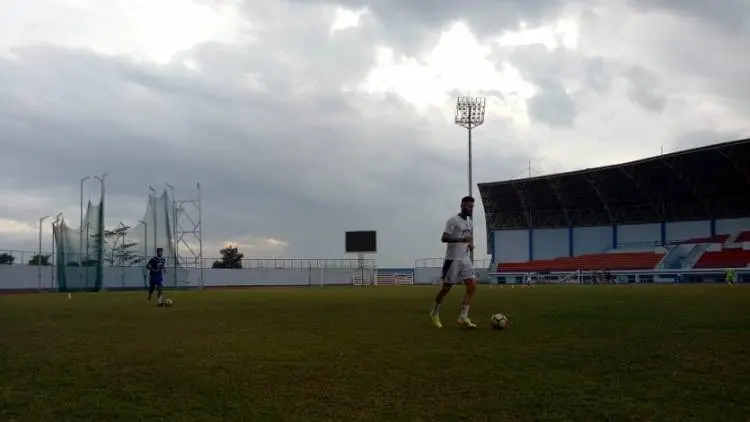 Tiba di Bandung, Bojan Malisic Kelelahan