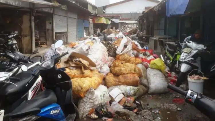 Masalah Sampah di Pasar Sayati Kok Tak Pernah Usai?