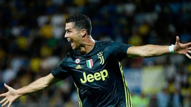 Penalti Ronaldo Jauhkan Juve dari Napoli