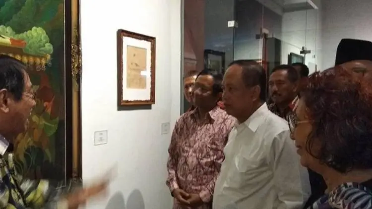Susi dan M Nasir Hadiri Pameran Lukisan Gus Mus