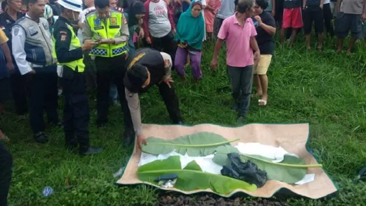 Nahas, Bocah SMP di Purwakarta Tewas Tersambar KA