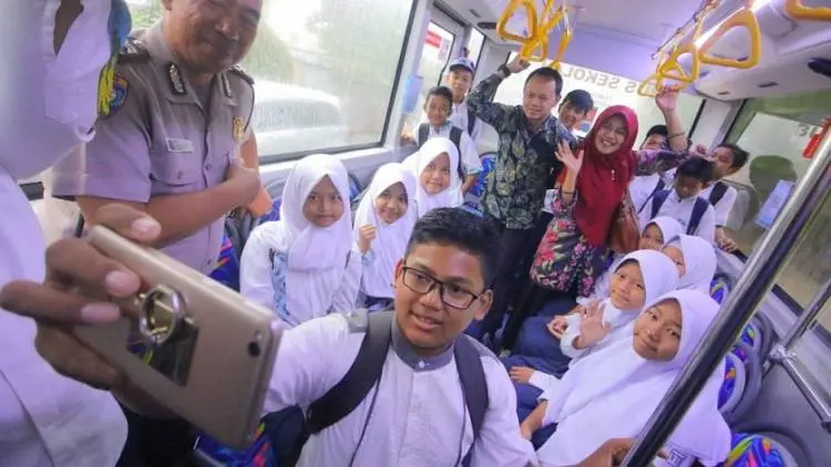 Bus Sekolah Bogor Setiap Hari Berganti Rute