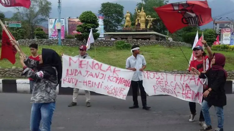 Mahasiswa Tuntut Janji Kampanye Periode Pertama Bupati Garut