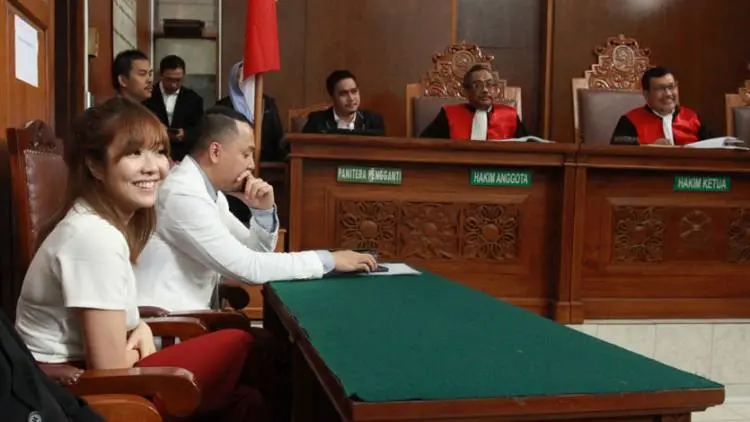  Gisel & Gading resmi Cerai 