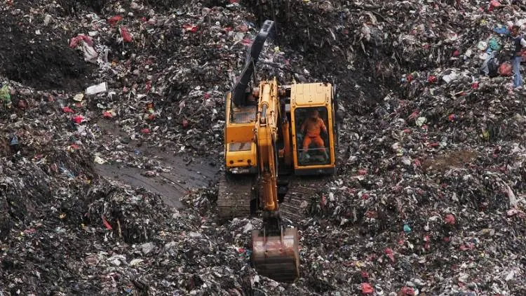 Problem Besar Bandung, Sampah Plastik 250 Ton per Hari
